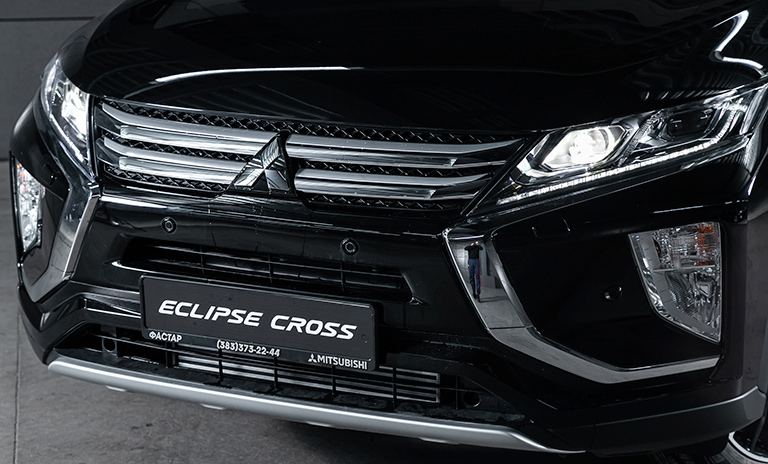 perfil delantero de la eclipse cross de Mitsubishi Motors