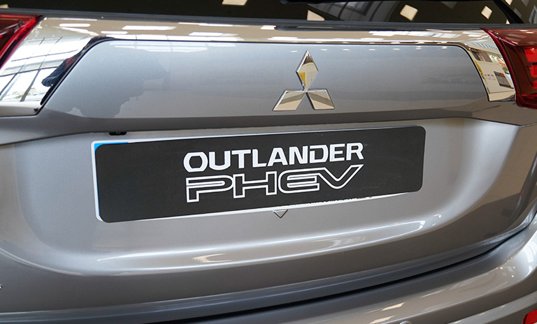 Camionetas Mitsubishi Outlander PHEV parte posterior