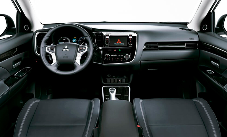 Cabina de Outlander PHEV