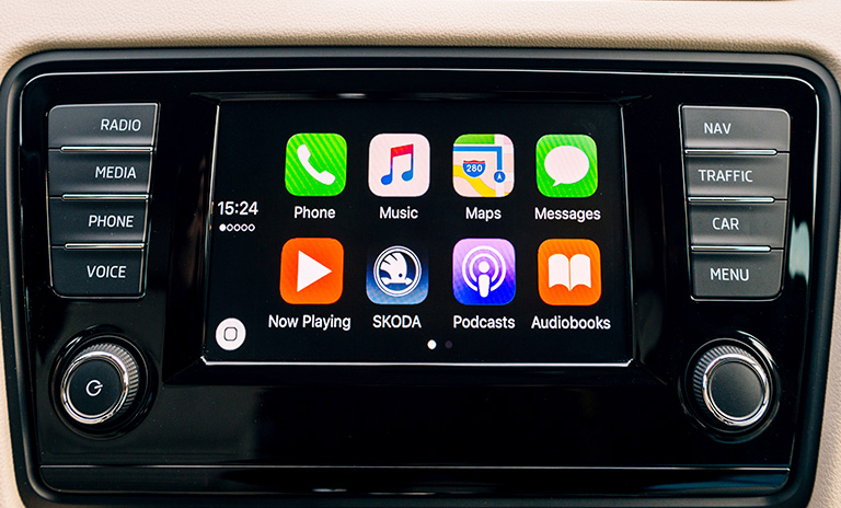 Apple Car Play uno de los sistemas de entretenimiento para el auto