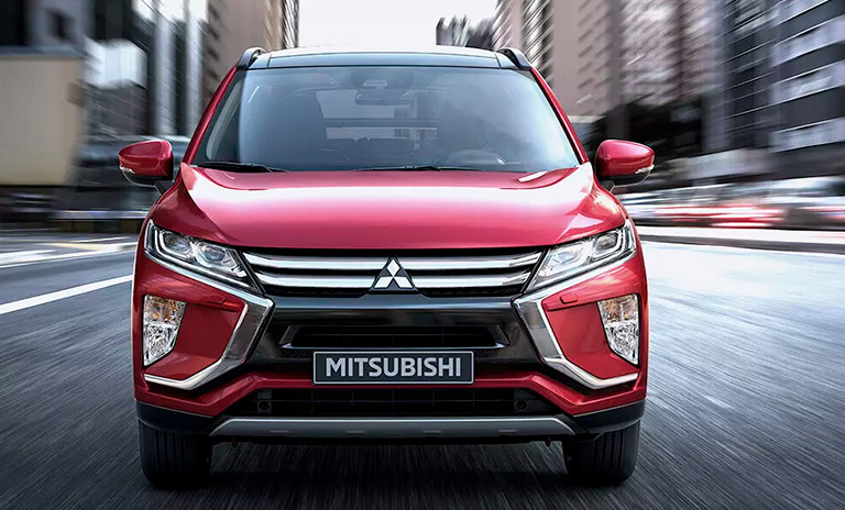 Camionetas utilitarias Eclipse Cross en la ciudad
