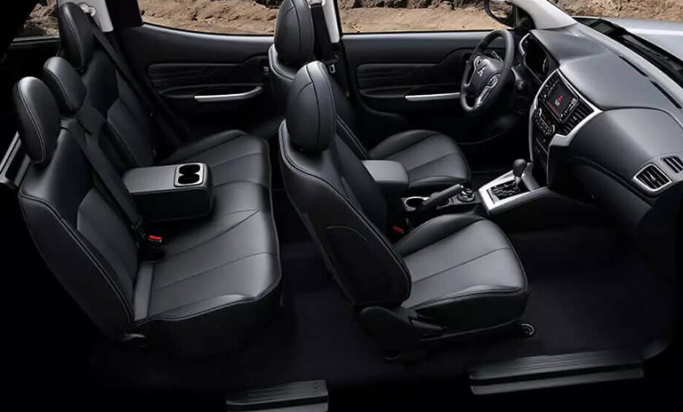 Diseño interior lujoso y confortable de la Mitsubishi L200