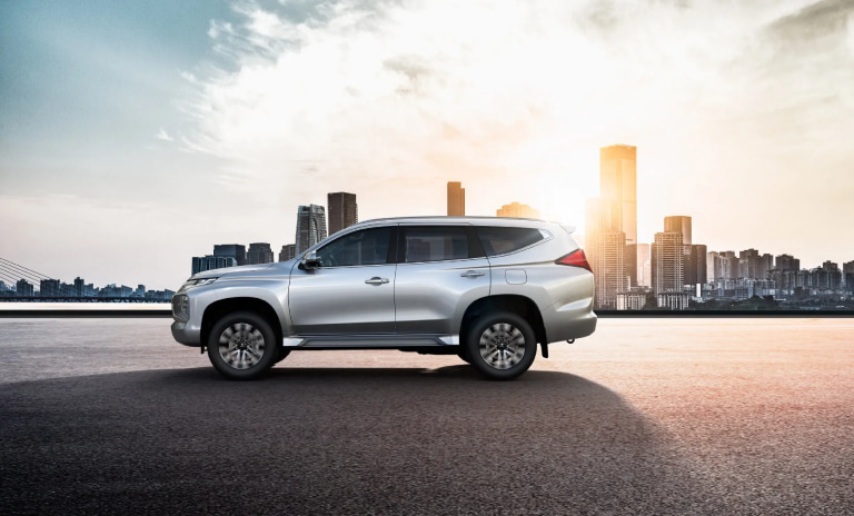 Disfruta de un espacio interior amplio y versátil con la Mitsubishi Montero Sport